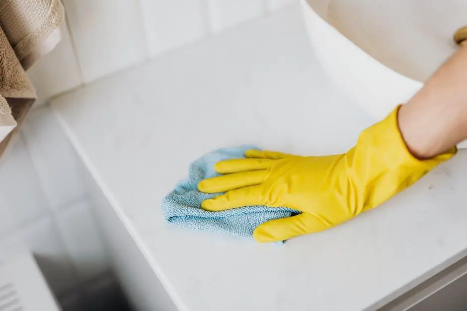 Quick Cleaning Hacks for Efficient Turnovers: Saving Time and Energy